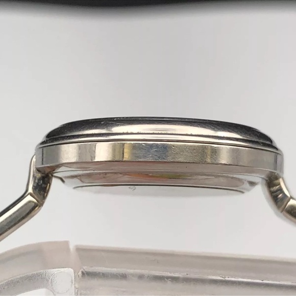 Gucci Luxury Vintage Statement Piece Watch Bracelet - Picture 10 of 13